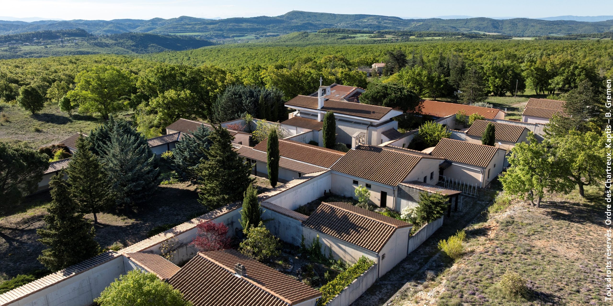 2. Vue des ermitages du grand cloître ; perspective vers le sud-est