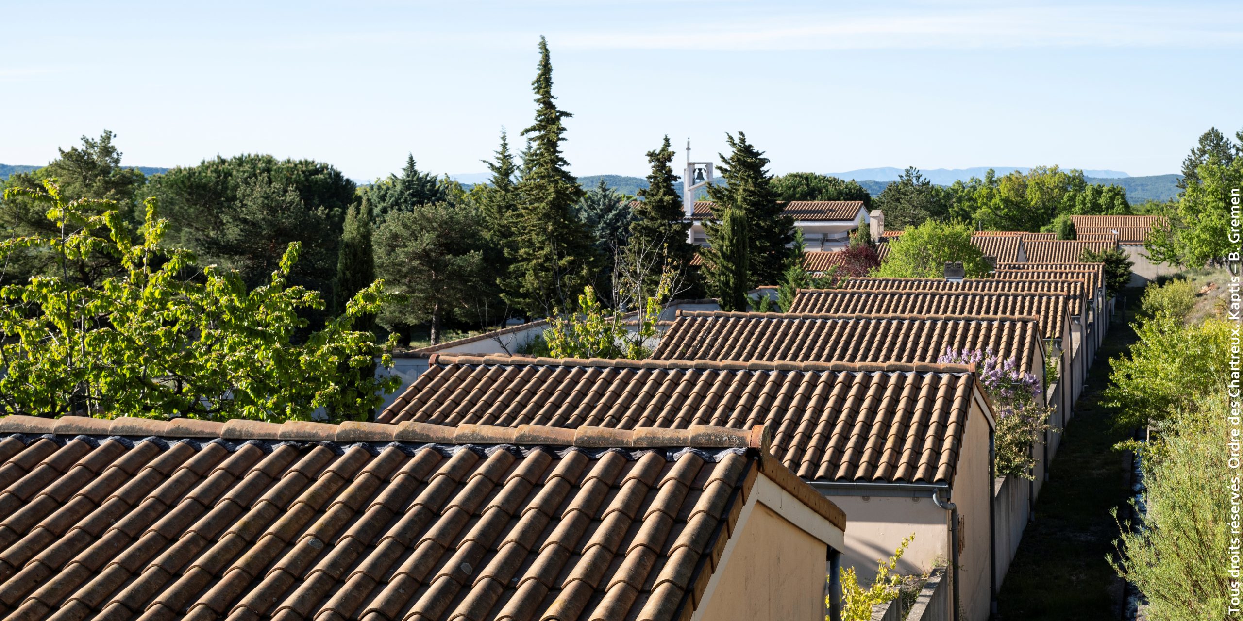 4. Vue des ermitages du grand cloître ; perspective vers le sud